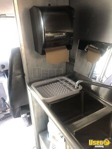 1999 P30 Step Van Kitchen Food Truck All-purpose Food Truck 35 Florida Gas Engine for Sale