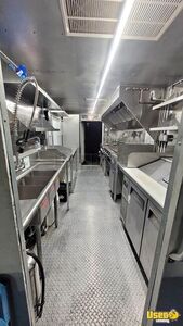 1999 P30 Step Van Kitchen Food Truck All-purpose Food Truck Diamond Plated Aluminum Flooring California for Sale