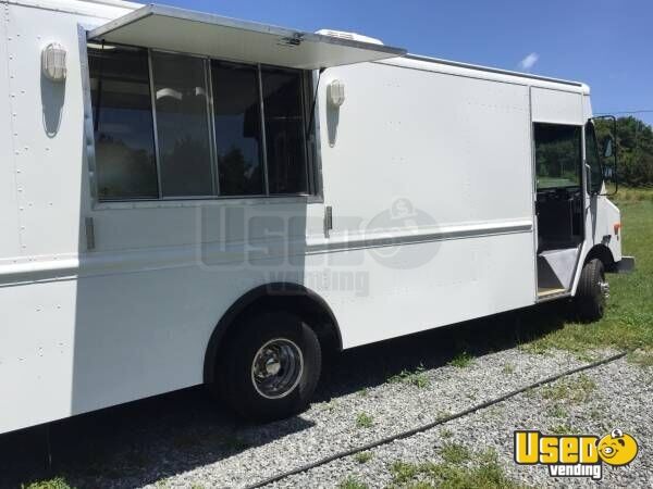1999 P30 Step Van Kitchen Food Truck All-purpose Food Truck New Mexico Gas Engine for Sale