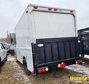 1999 P30 Step Van Stepvan Transmission - Automatic Iowa Gas Engine for Sale