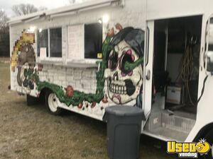 1999 P30 Taco Food Truck Exterior Customer Counter Virginia Diesel Engine for Sale