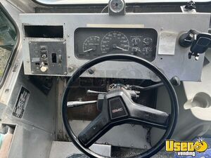 1999 P3500 All-purpose Food Truck Diamond Plated Aluminum Flooring California Gas Engine for Sale