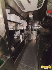 1999 P42 Step Van Kitchen Food Truck All-purpose Food Truck Diamond Plated Aluminum Flooring Texas Gas Engine for Sale