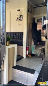 1999 P50 Mobile Hair & Nail Salon Truck Cabinets Illinois for Sale