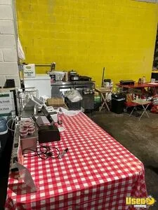 1999 P90 Kitchen Food Truck All-purpose Food Truck Deep Freezer Pennsylvania Gas Engine for Sale