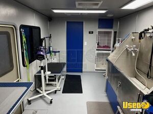 1999 Safari Trek Pet Care / Veterinary Truck Bathroom California Gas Engine for Sale