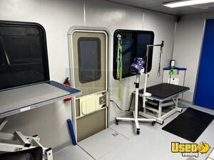 1999 Safari Trek Pet Care / Veterinary Truck Cabinets California Gas Engine for Sale