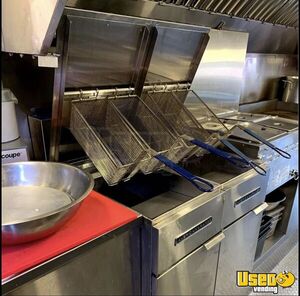 1999 Step Van Kitchen Food Truck All-purpose Food Truck Cabinets California Diesel Engine for Sale