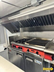 1999 Step Van Kitchen Food Truck All-purpose Food Truck Stainless Steel Wall Covers California Gas Engine for Sale