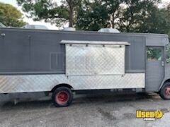 1999 Step Van Kitchen Food Truck All-purpose Food Truck Stainless Steel Wall Covers Texas Gas Engine for Sale