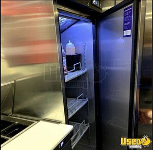 1999 Step Van Kitchen Food Truck All-purpose Food Truck Upright Freezer California Diesel Engine for Sale