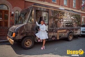 1999 Step Van Mobile Hair & Nail Salon Truck Washington for Sale
