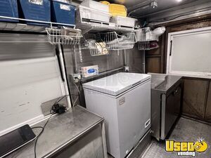 1999 Utility Master Kitchen Food Truck All-purpose Food Truck Refrigerator Utah Diesel Engine for Sale