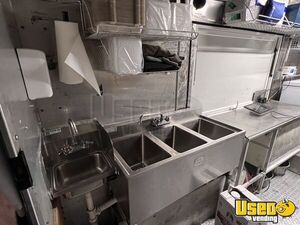 1999 Utility Master Kitchen Food Truck All-purpose Food Truck Stovetop Utah Diesel Engine for Sale