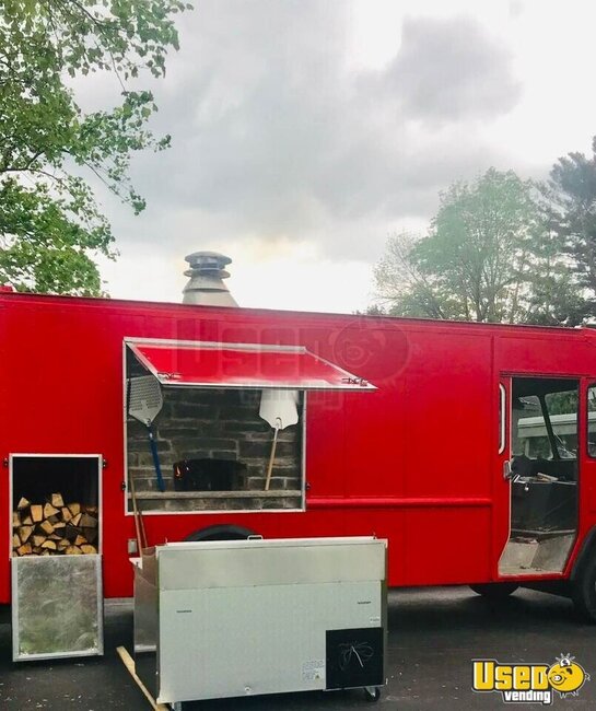 1999 Utility Wood-fired Brick Oven Pizza Truck Pizza Food Truck New York for Sale