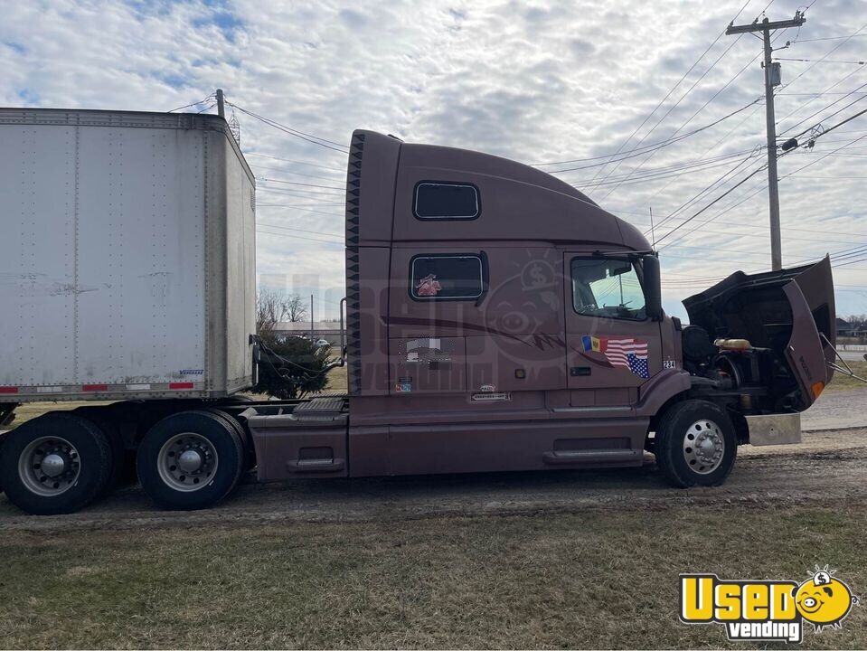 Used 1999 Volvo Diesel Engine Sleeper Cab Semi Truck for Sale in Kentucky
