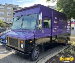 1999 Workhorse P30 Smoothies And Coffee Truck Coffee & Beverage Truck Concession Window Maryland Gas Engine for Sale