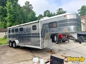 26' Featherlite 2 Horse Trailer w/ Full Living Quarters for Sale in North Carolina!