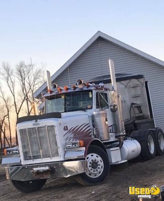 2000 379 Peterbilt Semi Truck Minnesota for Sale