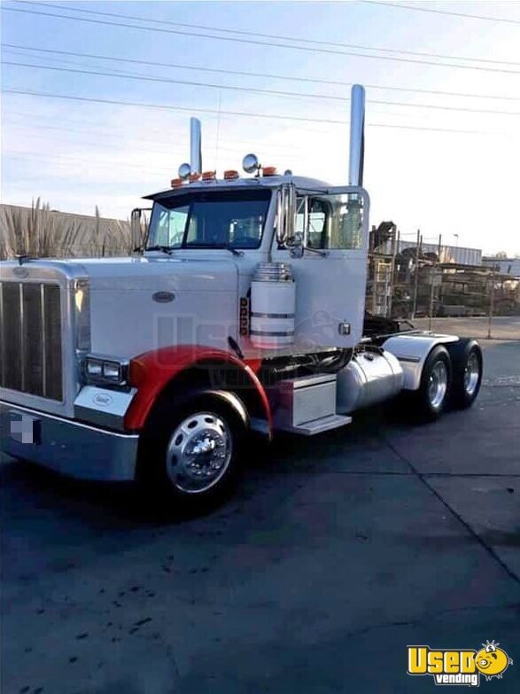 2000 Peterbuilt 379 Day Cab Work it for your success with this Semi
