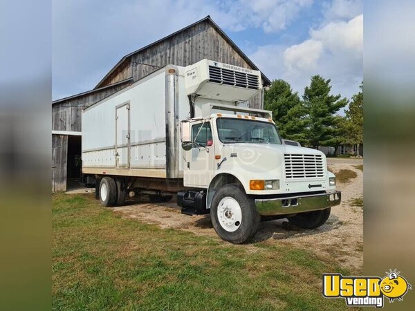 2000 4900 Box Truck Michigan for Sale