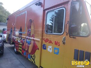 2000 Box Kitchen Food Truck All-purpose Food Truck Cabinets Ohio Gas Engine for Sale