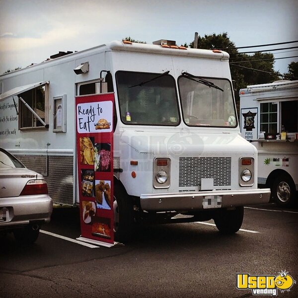 2000 Diesel Step Van Kitchen Food Truck All-purpose Food Truck Virginia Diesel Engine for Sale