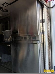 2000 E-450 Van Kitchen Food Truck All-purpose Food Truck Additional 1 Maryland Diesel Engine for Sale
