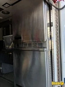 2000 E-450 Van Kitchen Food Truck All-purpose Food Truck Additional 1 Maryland Diesel Engine for Sale