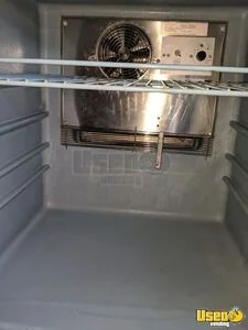 2000 E-450 Van Kitchen Food Truck All-purpose Food Truck Additional 2 Maryland Diesel Engine for Sale