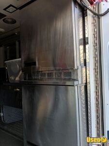 2000 E-450 Van Kitchen Food Truck All-purpose Food Truck Additional 7 Maryland Diesel Engine for Sale