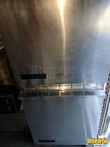 2000 E-450 Van Kitchen Food Truck All-purpose Food Truck Diesel Engine Maryland Diesel Engine for Sale