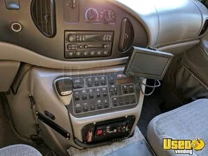 2000 E-450 Van Kitchen Food Truck All-purpose Food Truck Electrical Outlets Maryland Diesel Engine for Sale