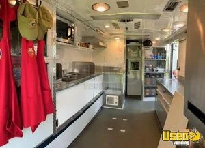 2000 E-450 Van Kitchen Food Truck All-purpose Food Truck Exterior Customer Counter Maryland Diesel Engine for Sale