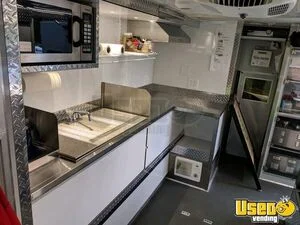 2000 E-450 Van Kitchen Food Truck All-purpose Food Truck Gray Water Tank Maryland Diesel Engine for Sale