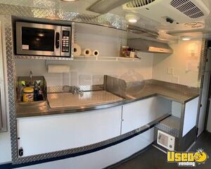 2000 E-450 Van Kitchen Food Truck All-purpose Food Truck Hand-washing Sink Maryland Diesel Engine for Sale