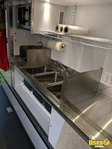 2000 E-450 Van Kitchen Food Truck All-purpose Food Truck Hot Water Heater Maryland Diesel Engine for Sale