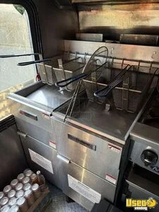 2000 E350 All-purpose Food Truck Diamond Plated Aluminum Flooring Virginia Diesel Engine for Sale