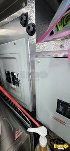 2000 E450 Coffee & Beverage Truck Electrical Outlets New York Gas Engine for Sale