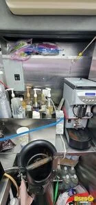 2000 E450 Coffee & Beverage Truck Gray Water Tank New York Gas Engine for Sale