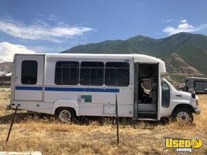 2000 E450 Mobile Hair Salon Truck Mobile Hair & Nail Salon Truck Utah Gas Engine for Sale