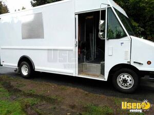 2000 E450 Utilimaster Step Van Kitchen Food Truck All-purpose Food Truck British Columbia Gas Engine for Sale
