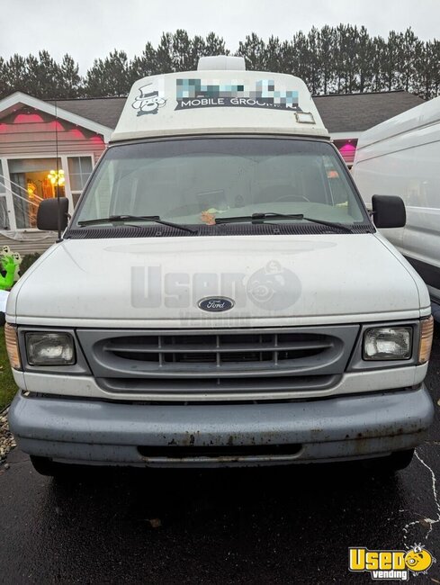 2000 Econoline Pet Care / Veterinary Truck Michigan Gas Engine for Sale