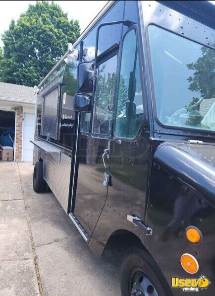 2000 F450 Kitchen Food Truck All-purpose Food Truck Texas Diesel Engine for Sale