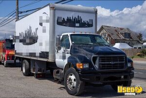 2000 F650 Mobile Barbershop Truck Mobile Hair & Nail Salon Truck Interior Lighting New York Diesel Engine for Sale