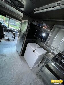 2000 Food Truck All-purpose Food Truck Diamond Plated Aluminum Flooring Virginia Diesel Engine for Sale