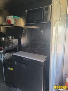 2000 Food Truck All-purpose Food Truck Electrical Outlets Texas Diesel Engine for Sale