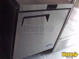 2000 Food Truck All-purpose Food Truck Stovetop Georgia Diesel Engine for Sale