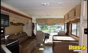 2000 Forest River Mobile Hair & Nail Salon Truck Cabinets Pennsylvania Gas Engine for Sale
