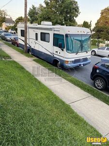 2000 Forest River Mobile Hair & Nail Salon Truck Pennsylvania Gas Engine for Sale